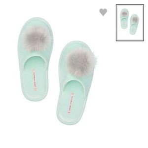 NIP-VS Pom-Pom Slippers
